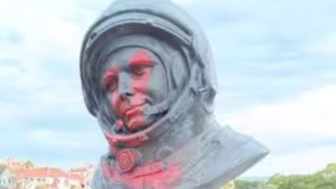 jurij-gagarin-spomenik-skrnjavljenje