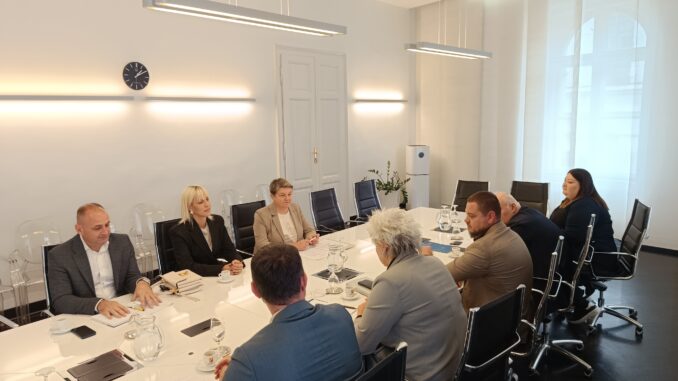 IMG-20251002-131004