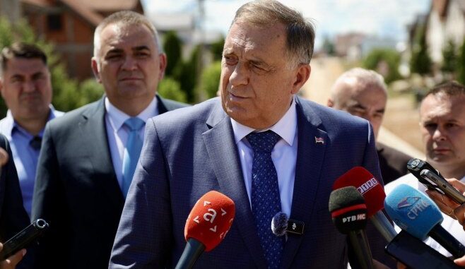 313492